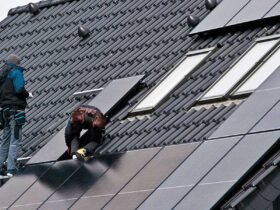 Can-Solar-Panels-Be-Installed-on-a-Metal-Roof