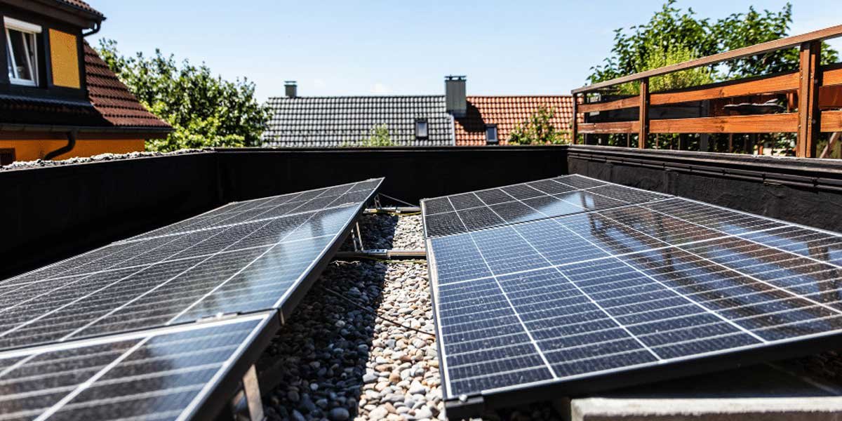 Can-You-Put-Solar-Panels-on-a-Flat-Roof1