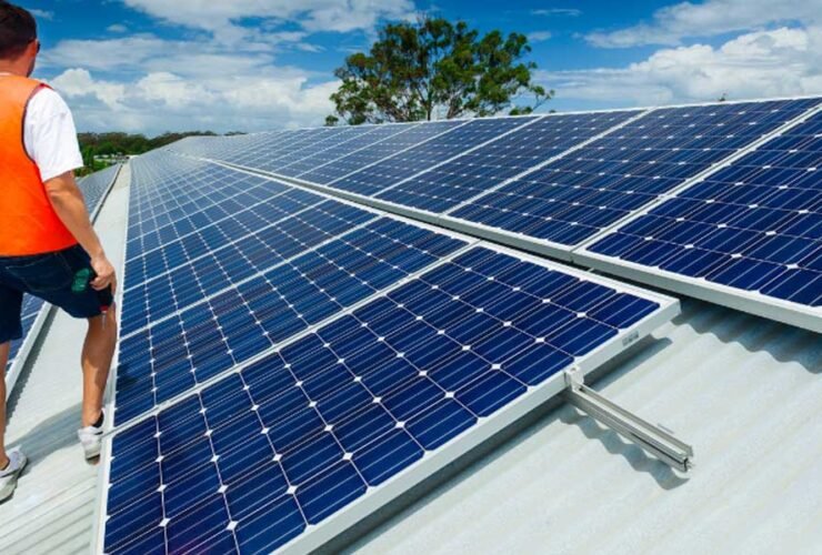 Can-You-Put-Solar-Panels-on-a-Metal-Roof