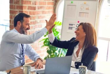 How-To-Set-Shared-Goals-as-a-Couple-When-You-Have-Different-Money-Mindsets