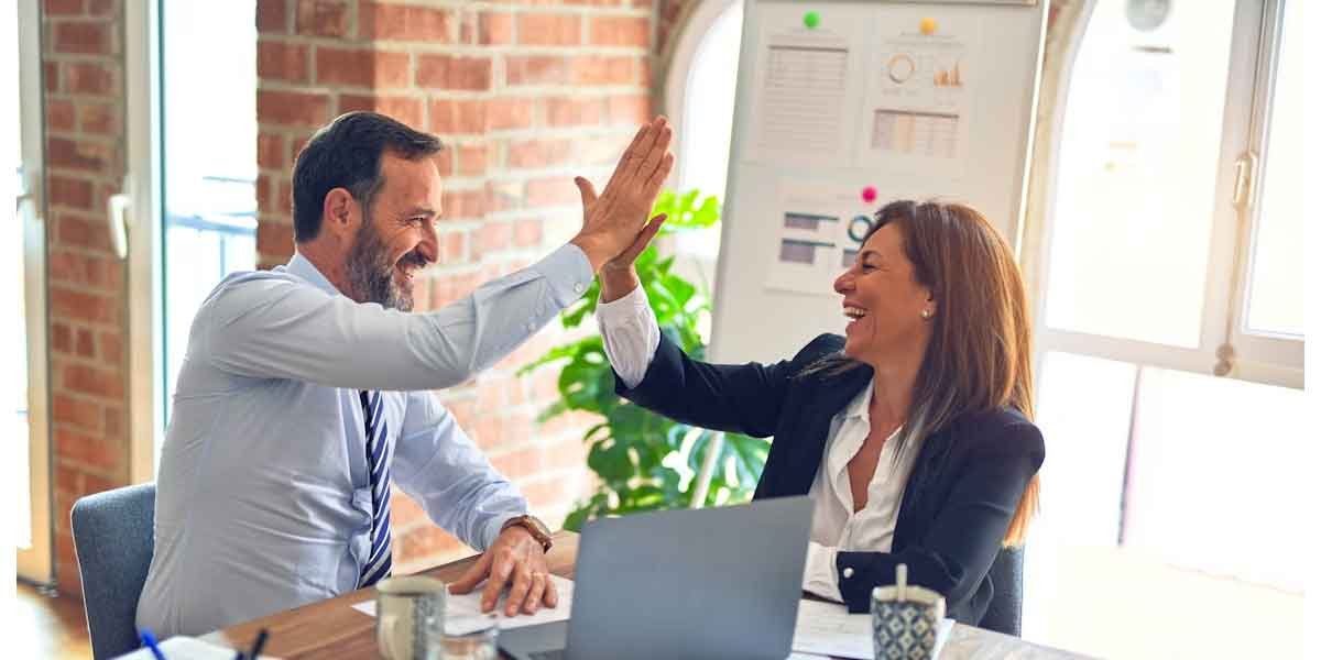 How-To-Set-Shared-Goals-as-a-Couple-When-You-Have-Different-Money-Mindsets