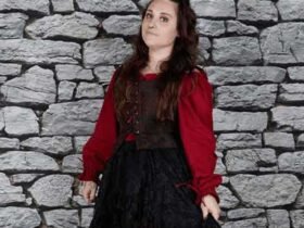 4 Simple Goth Outfits To Turn Every Head
