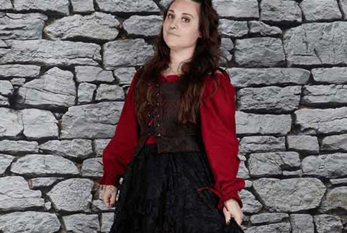 4 Simple Goth Outfits To Turn Every Head