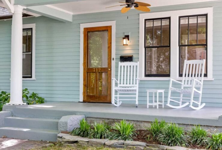 4 Simple Hacks For A Stunning Festive Porch
