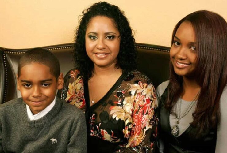 Laurie Holmond: The Private Woman Who Raised Snoop Dogg's Son Away From the Spotlight