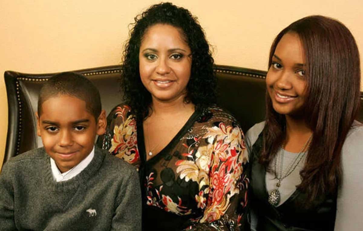 Laurie Holmond: The Private Woman Who Raised Snoop Dogg's Son Away From the Spotlight