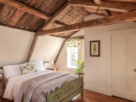 attic-bedroom-decorating-ideas-practical-guide-tip-1
