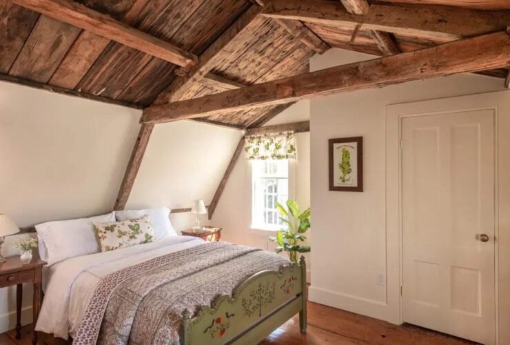 attic-bedroom-decorating-ideas-practical-guide-tip-1