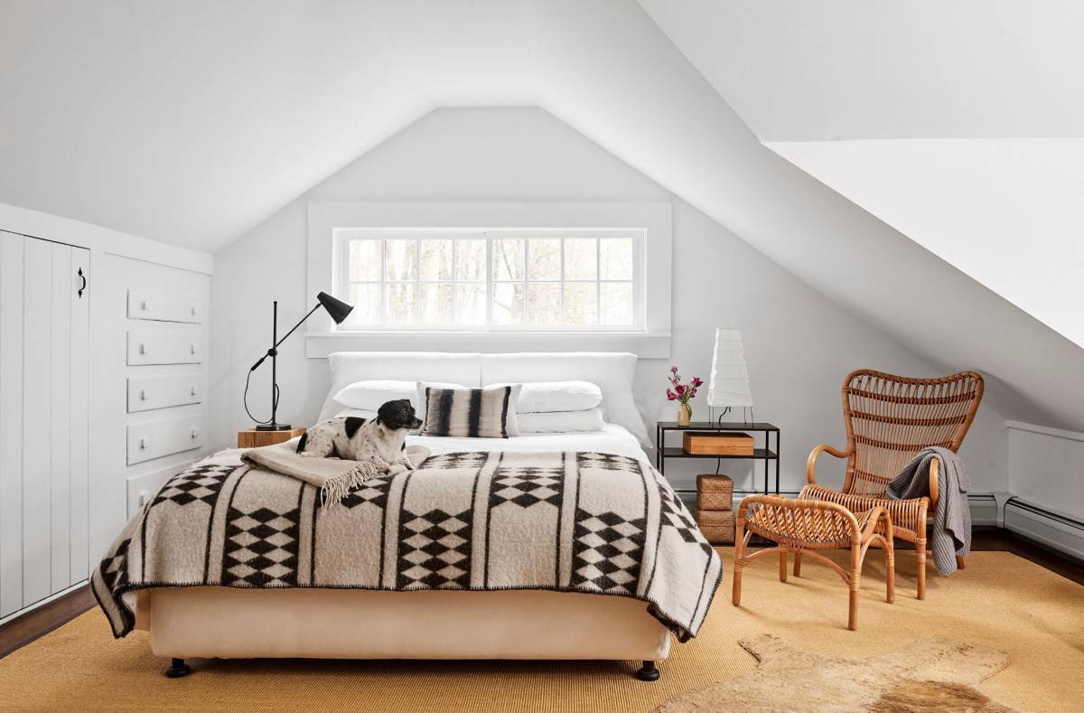 design-ideas-for-an-attic-bedroom-practical-guide-1