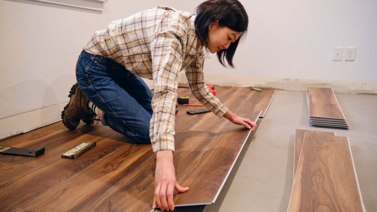 how-much-to-charge-to-install-laminate-flooring-a-1
