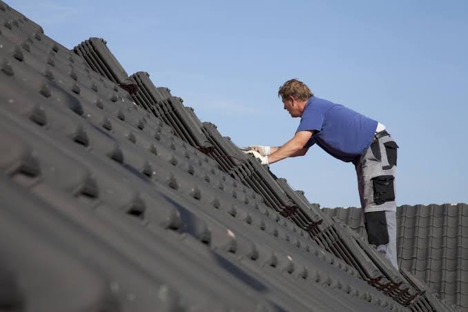 best-materials-and-options-for-roof-inspection-wha-1